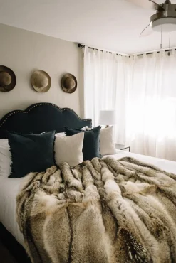 Online Coyote Fur Throw Women Home Decor|Home Decor