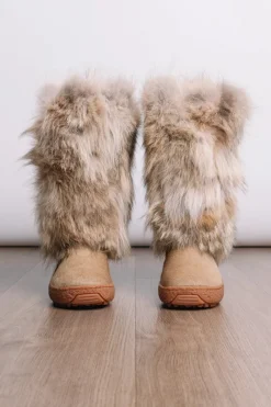 Online Natural Coyote Wool-Lined Fur Boots Women Boots & Handbags